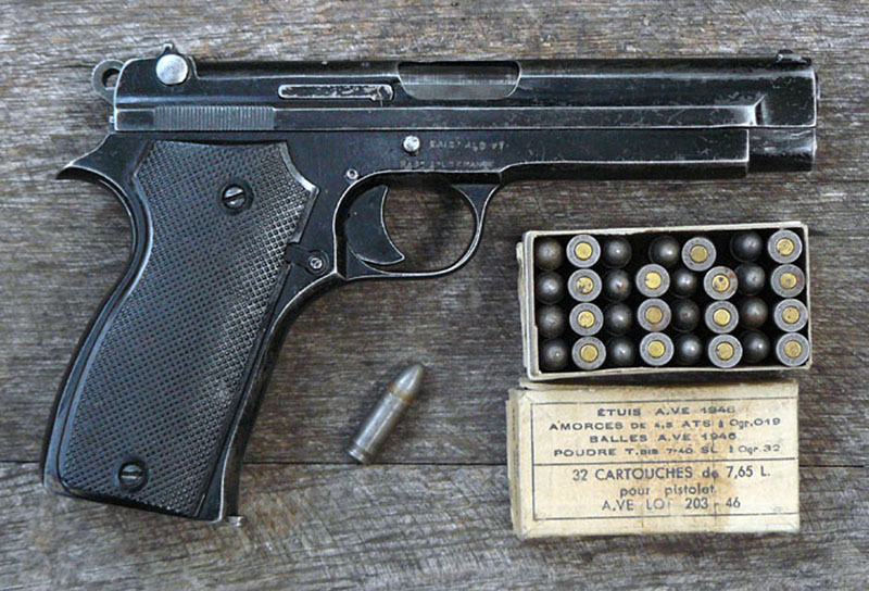 Пистолет SACM Modèle 1935A и патроны 7,65×20 мм Longue