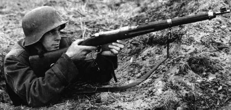Венгерский солдат с винтовкой 35M на Восточном фронте