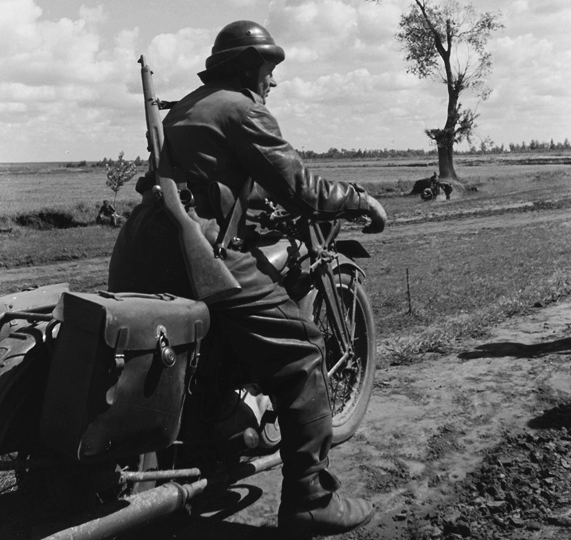 Венгерский мотоциклист на Восточном фронте