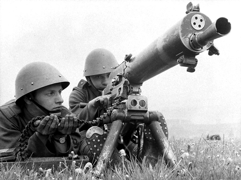 Чехословацкие солдаты с пулеметом TK vz. 24
