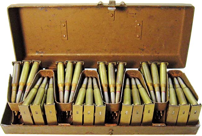 Коробка с винтовочными обоймами для пулемёта Тип 11