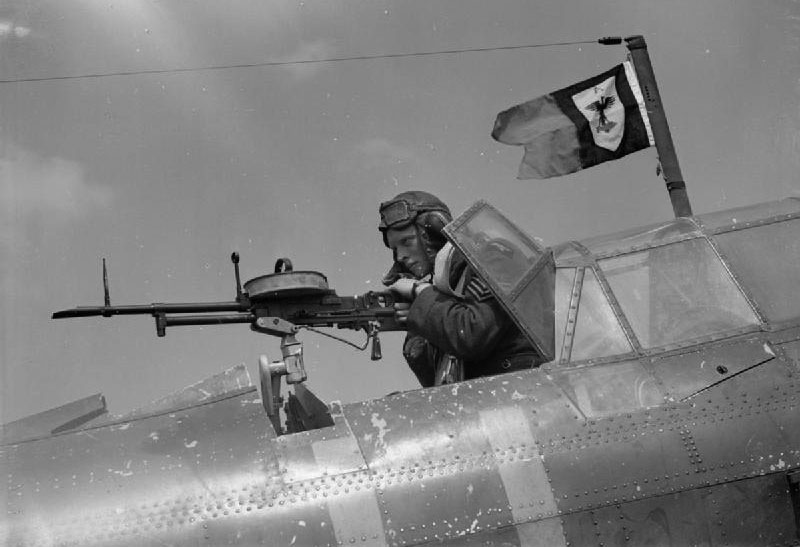 Пулемёт Vickers K в стрелковой точке бомбардировщика Fairey Battle